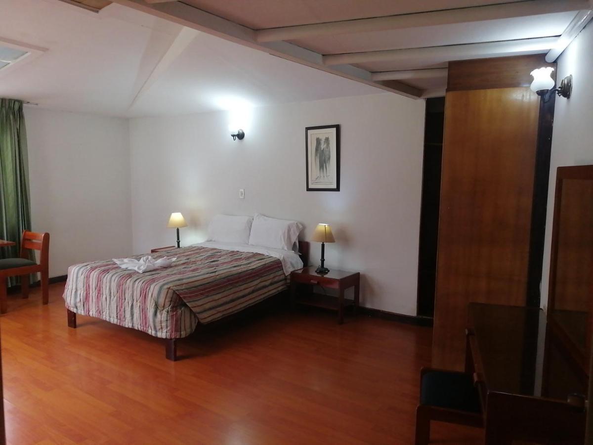 Hotel Santa Monica Богота Екстериор снимка