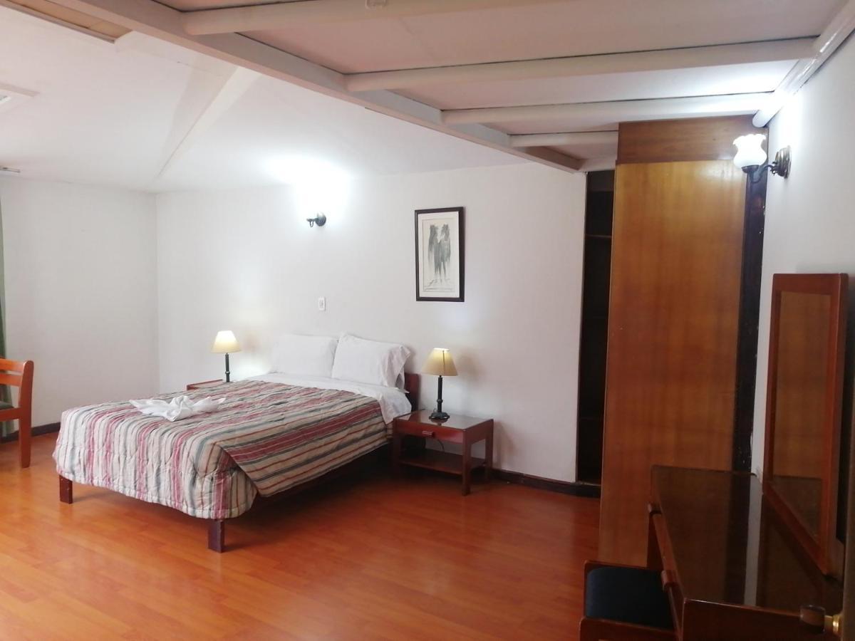 Hotel Santa Monica Богота Екстериор снимка