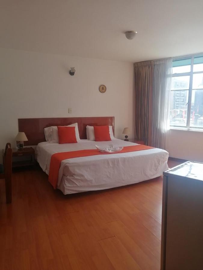 Hotel Santa Monica Богота Екстериор снимка