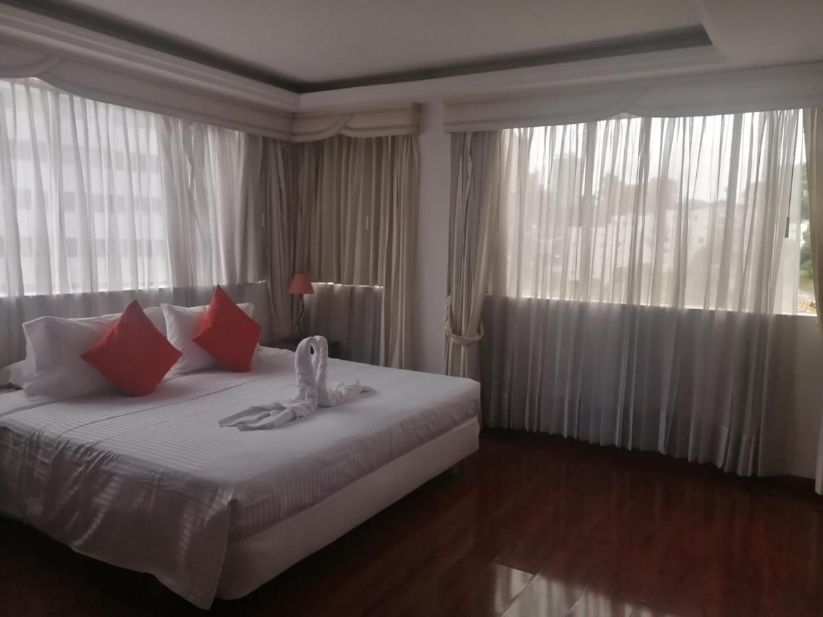 Hotel Santa Monica Богота Екстериор снимка
