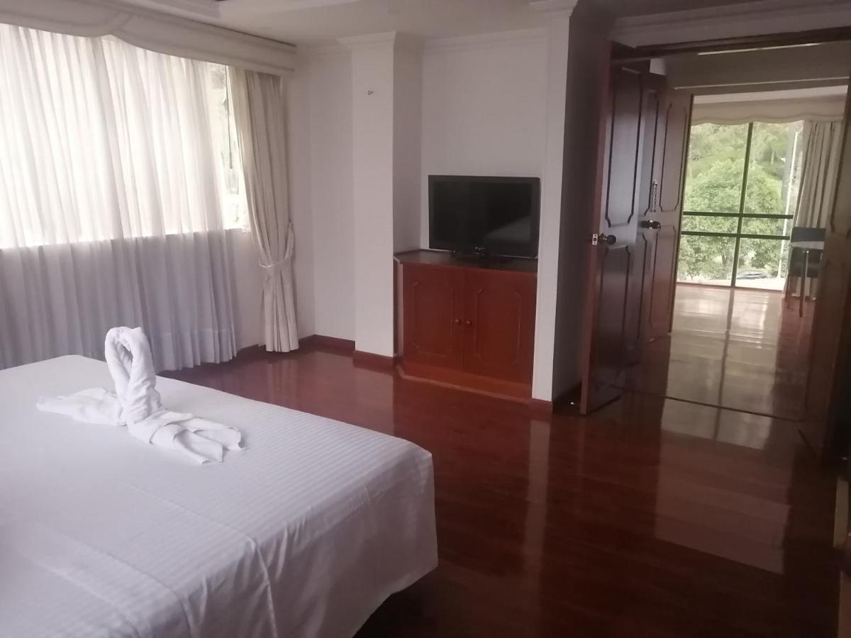 Hotel Santa Monica Богота Екстериор снимка