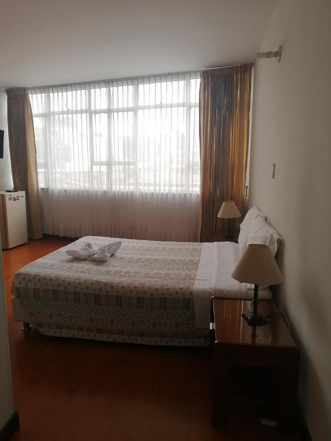 Hotel Santa Monica Богота Екстериор снимка