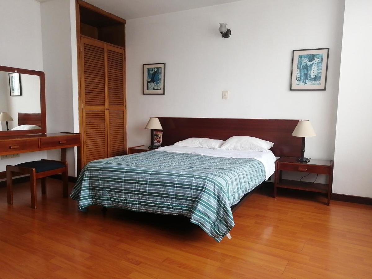 Hotel Santa Monica Богота Екстериор снимка
