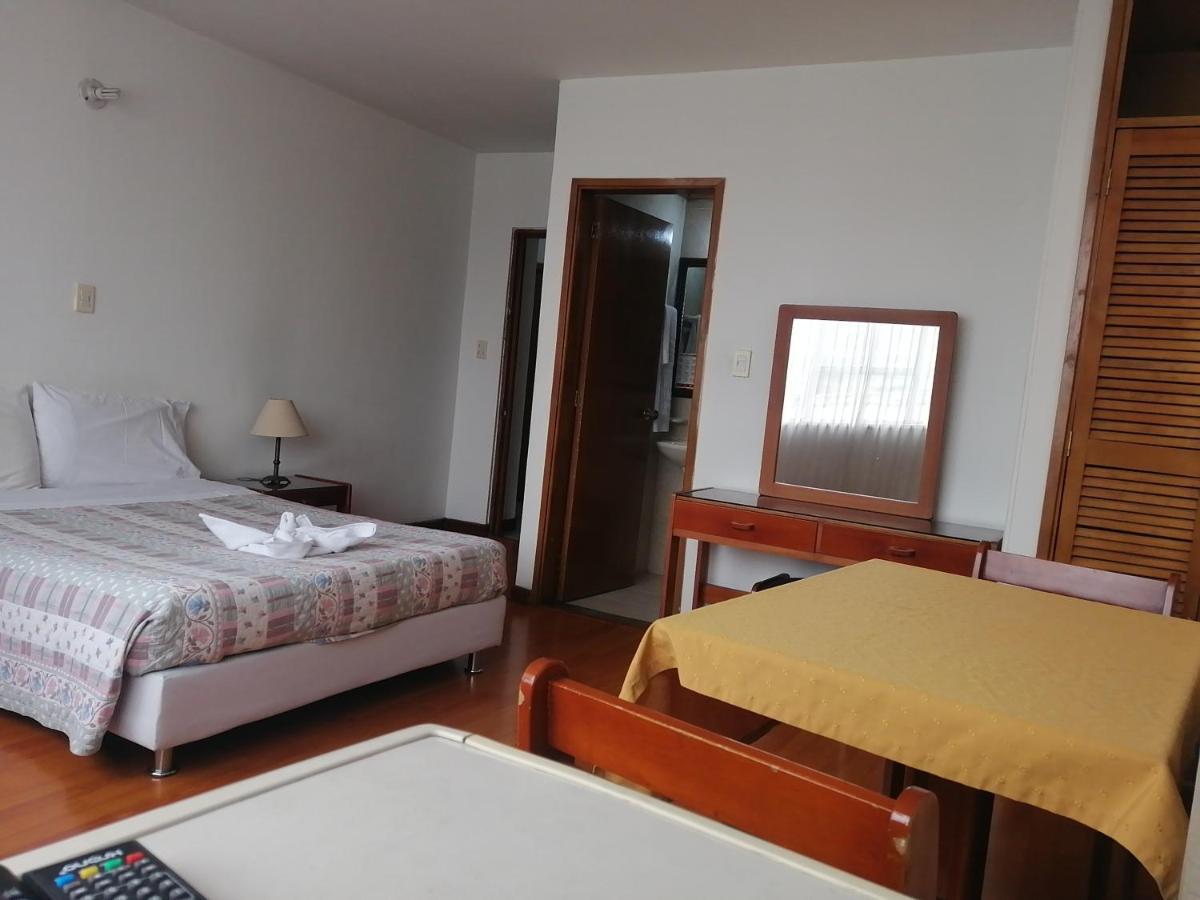 Hotel Santa Monica Богота Екстериор снимка