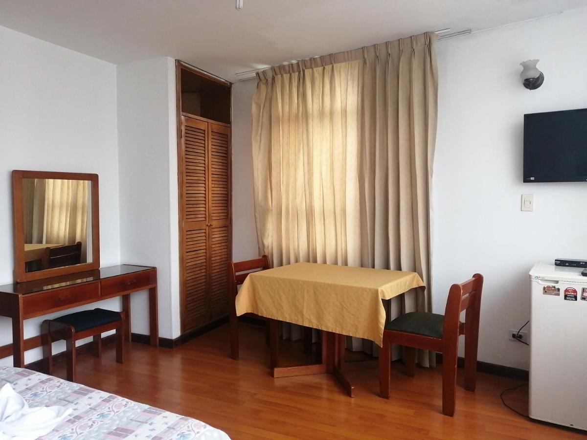 Hotel Santa Monica Богота Екстериор снимка