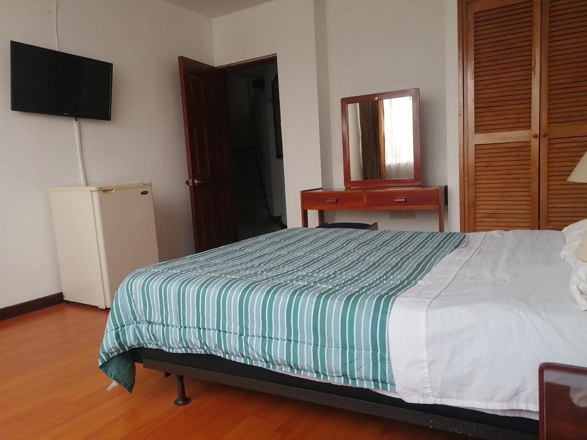 Hotel Santa Monica Богота Екстериор снимка