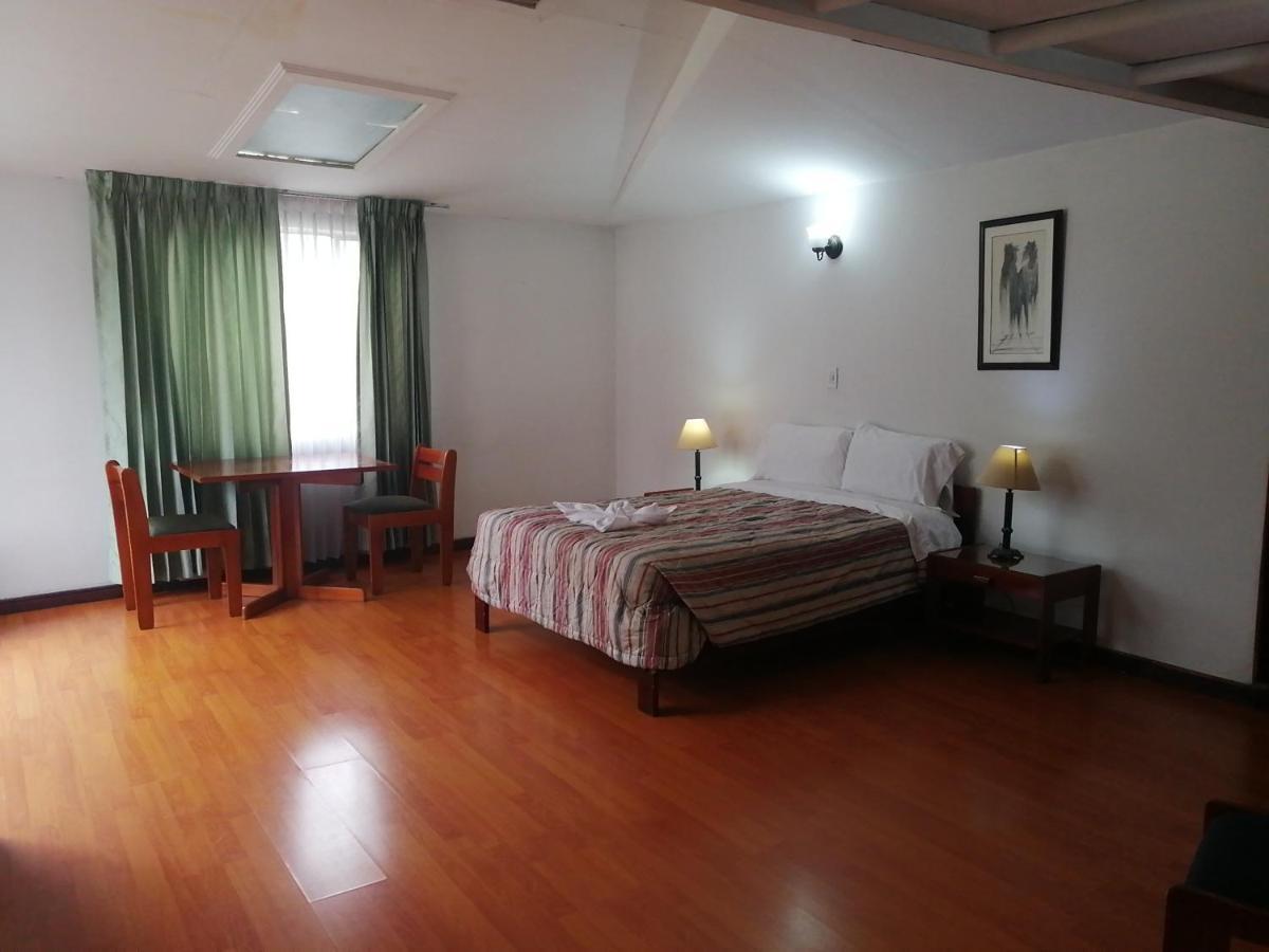 Hotel Santa Monica Богота Екстериор снимка